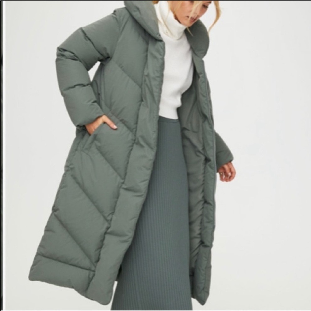 *SOLD* Wilfred Duvet Puffer Coat from Aritzia
